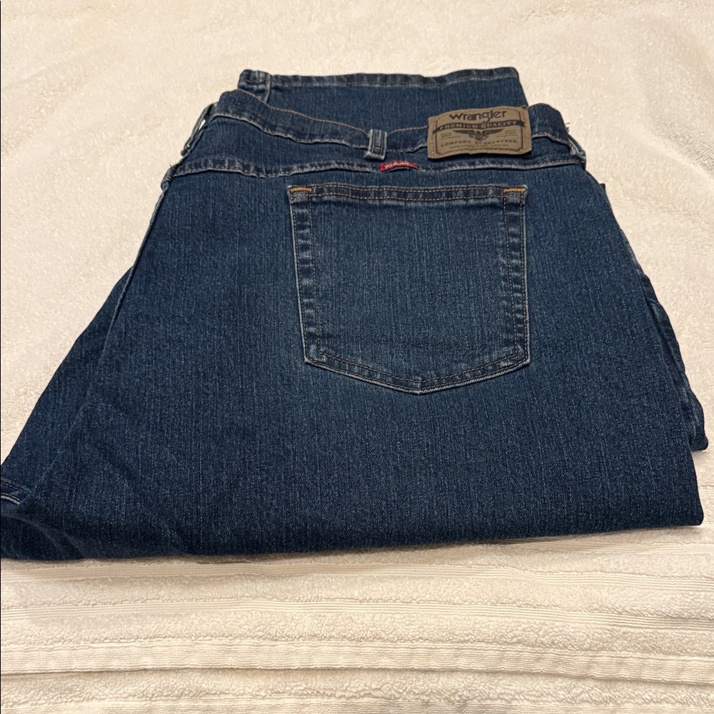 Wrangler Men's Dark Blue Relaxed Jeans